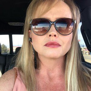 Meet your Posher, Tina